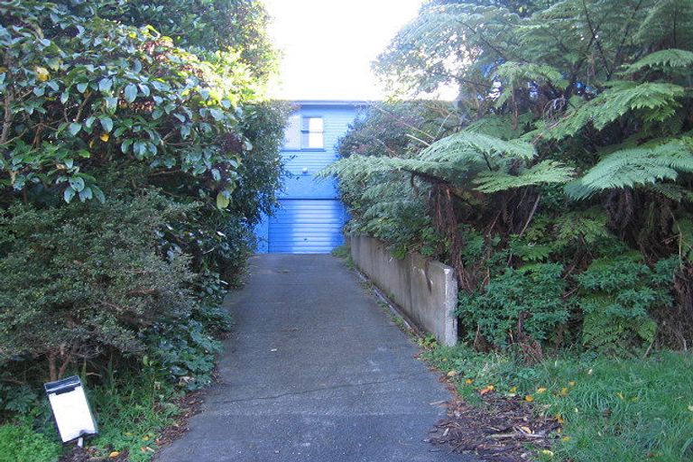 Photo of property in 43 Huntleigh Park Way, Ngaio, Wellington, 6035