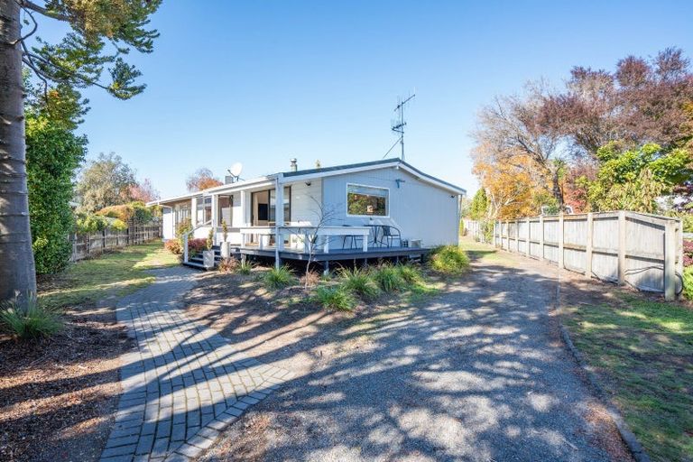 Photo of property in 4 Kathleen Place, Rainbow Point, Taupo, 3330