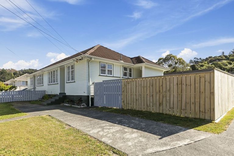 Photo of property in 310 George Street, Stokes Valley, Lower Hutt, 5019