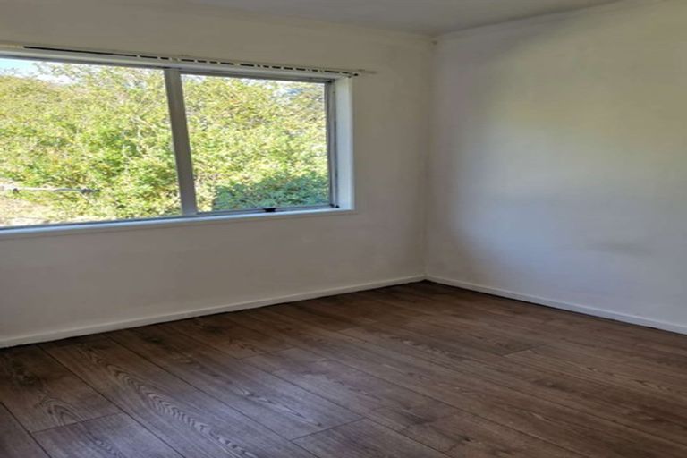 Photo of property in 1/95c Captain Scott Road, Glen Eden, Auckland, 0602