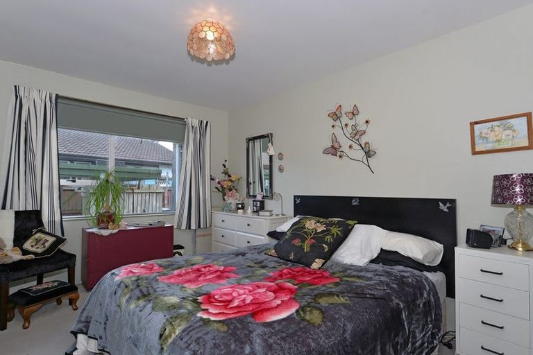 Photo of property in 2/53 Kuaka Crescent, Bromley, Christchurch, 8062