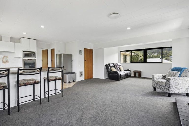 Photo of property in 25 Ngatitoa Street, Tawa, Wellington, 5028
