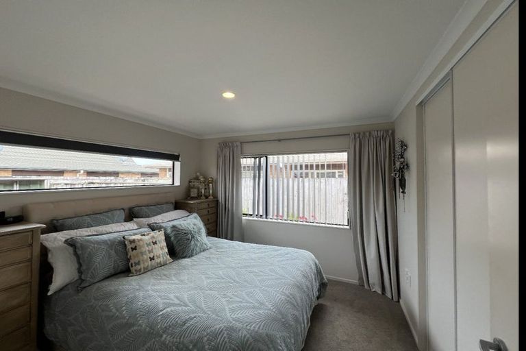 Photo of property in Rangeview Villas, 4/9 Fuller Close, Levin, 5510