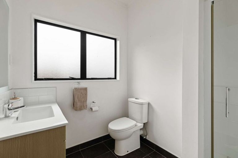 Photo of property in 292 Forest Hill Road, Waiatarua, Auckland, 0612