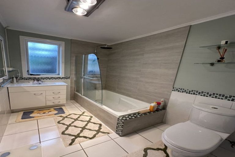 Photo of property in 500 Swanson Road, Ranui, Auckland, 0612