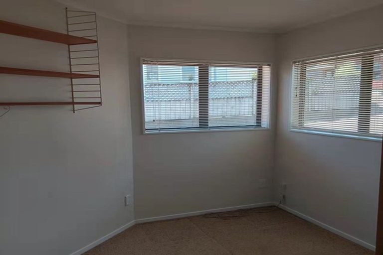 Photo of property in 17 Roy Street, Newtown, Wellington, 6021