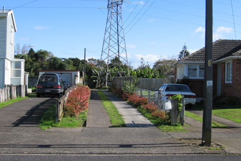 Photo of property in 25a Sandbrook Avenue, Otara, Auckland, 2023