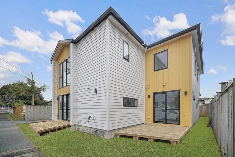 Photo of property in 8 Tiraumea Drive, Pakuranga, Auckland, 2010