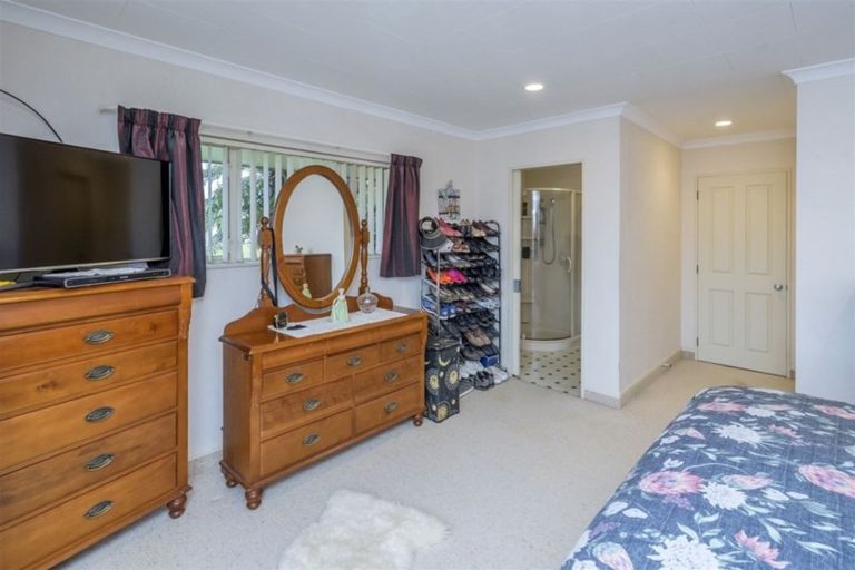 Photo of property in 40 Easton Way, Levin, 5510