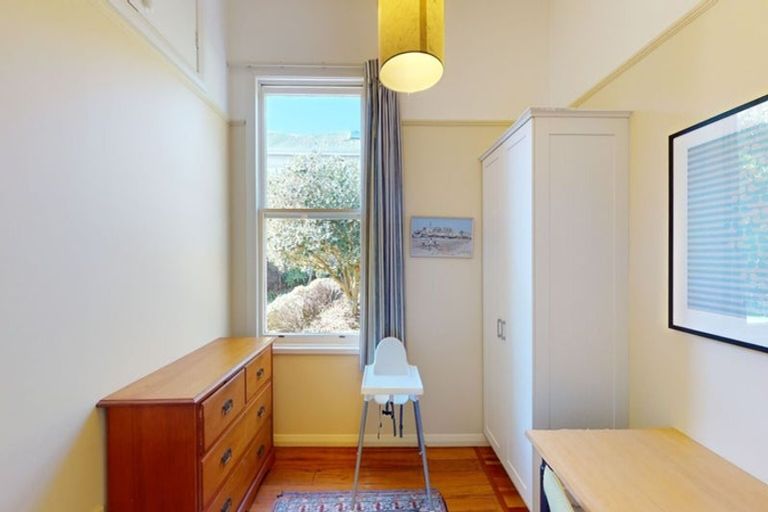 Photo of property in 23 Maarama Crescent, Aro Valley, Wellington, 6021
