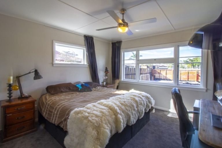 Photo of property in 15 Puketapu Road, Taradale, Napier, 4112