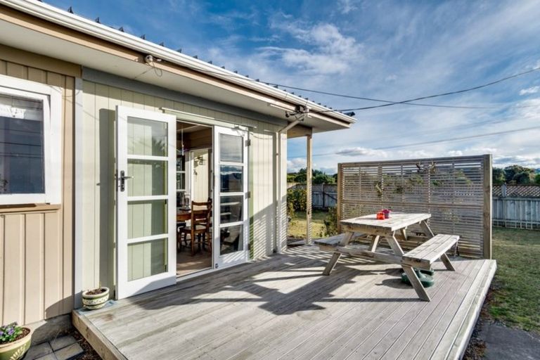 Photo of property in 1/474 Main North Road, Bay View, Napier, 4104