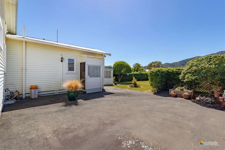 Photo of property in 154 Randwick Road, Moera, Lower Hutt, 5010