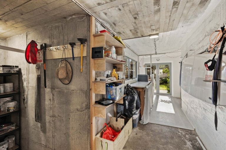 Photo of property in 1 Bonithon Avenue, Moturoa, New Plymouth, 4310