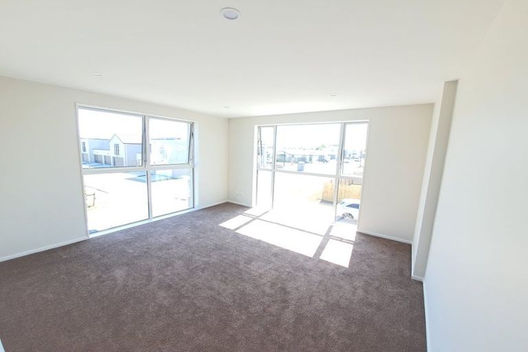 Photo of property in 10 Kapia Drive, Takanini, 2112