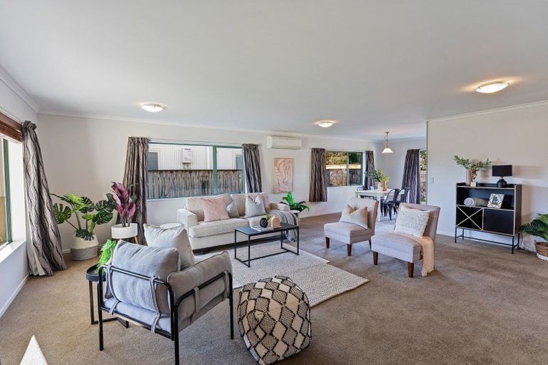 Photo of property in 6 Waihurihia Street, Otaki, 5512