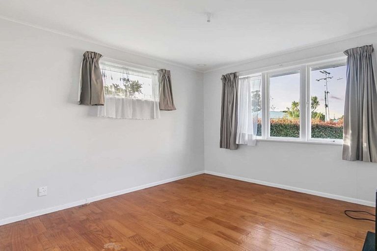 Photo of property in 12 Mountbatten Place, Papakura, 2110
