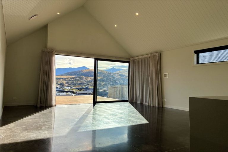 Photo of property in 141 Spur Ridge Rise, Jacks Point, 9371