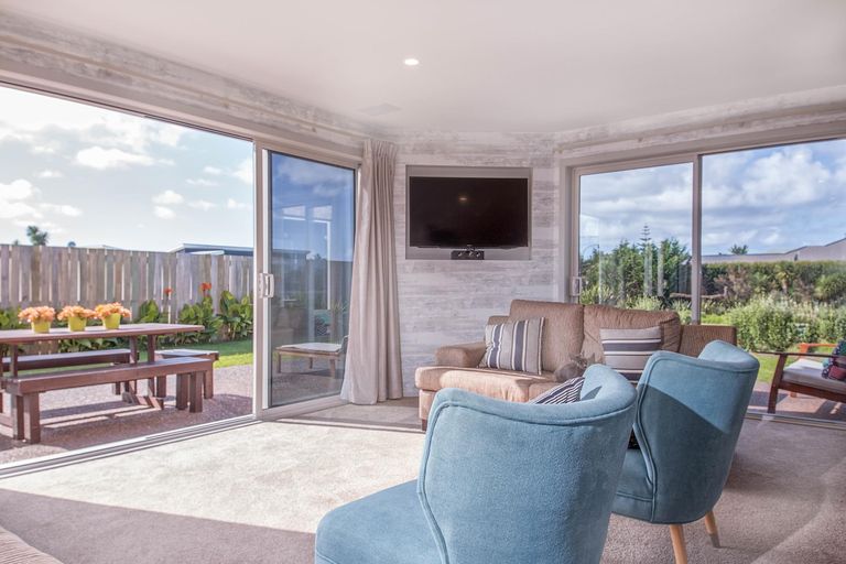 Photo of property in 30 Surfers Avenue, Waihi Beach, 3611