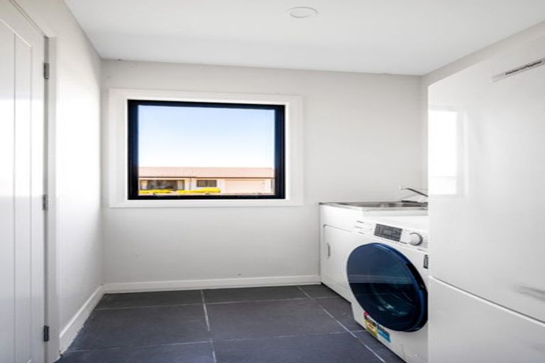 Photo of property in 28 Wabler Lane, Albert Town, Wanaka, 9305