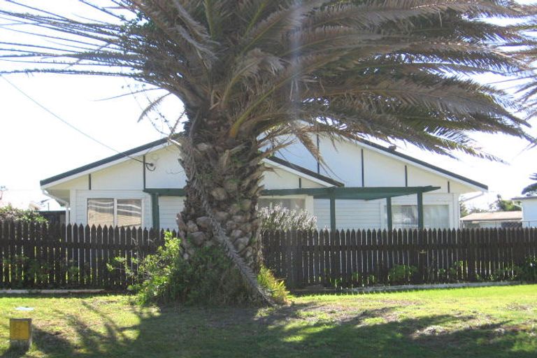 Photo of property in 7 Chrystal Street, Foxton Beach, Foxton, 4815