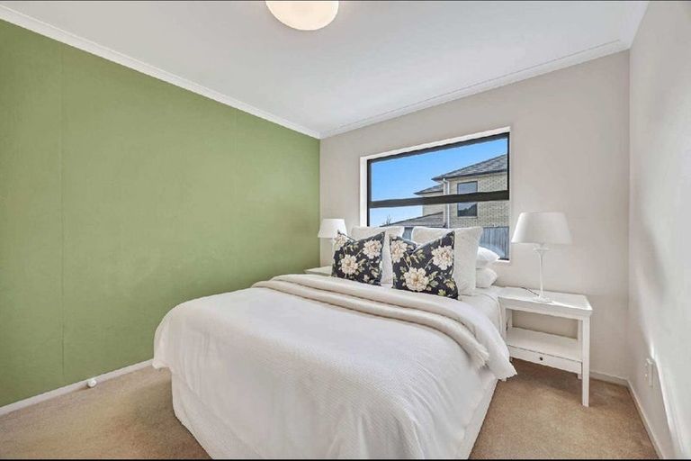 Photo of property in 10 Bonny Crescent, Massey, Auckland, 0614