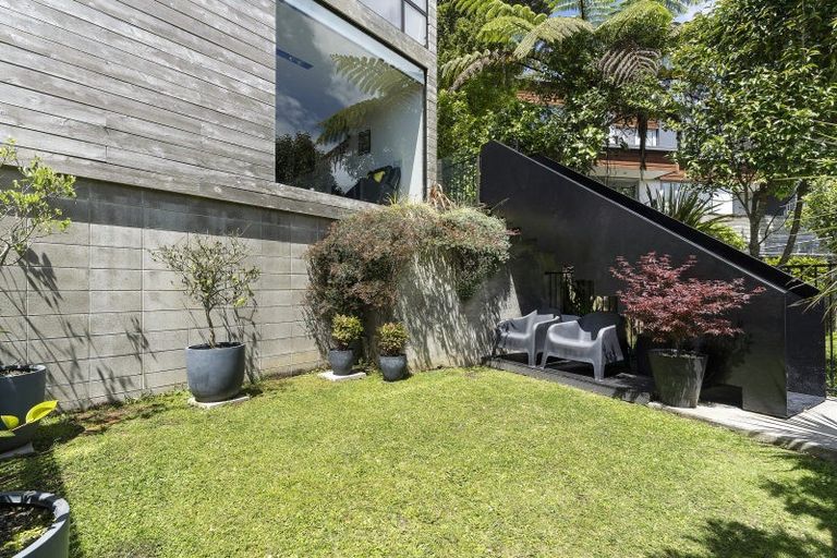 Photo of property in 20a Montgomery Avenue, Karori, Wellington, 6012