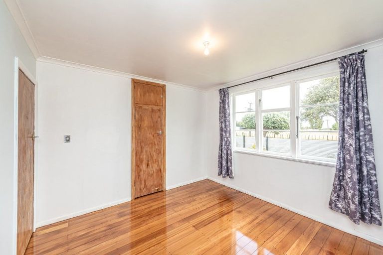 Photo of property in 104 Weraroa Road, Waverley, 4510