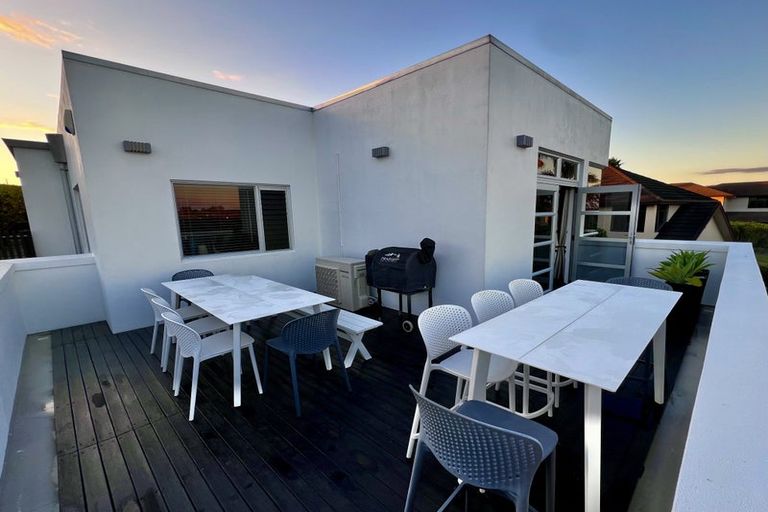 Photo of property in 16 Southworth Place, Grandview Heights, Hamilton, 3200