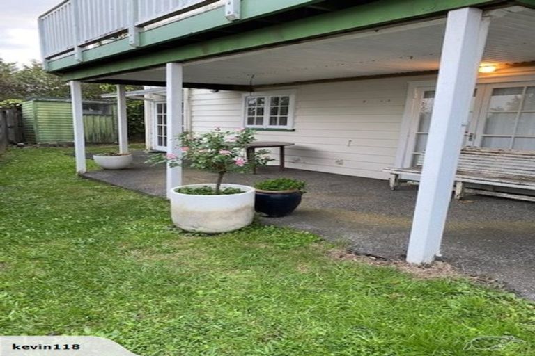 Photo of property in 2/160 Mokoia Road, Chatswood, Auckland, 0626