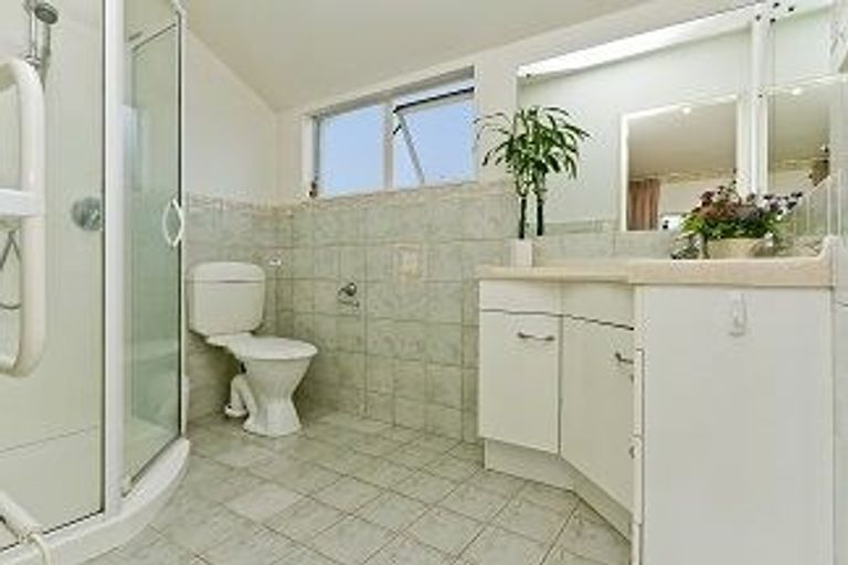 Photo of property in 1/15 Seine Road, Forrest Hill, Auckland, 0620