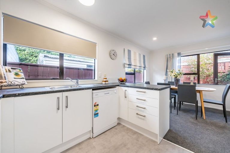 Photo of property in 39a Birdwood Road, Waterloo, Lower Hutt, 5011