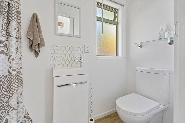 Photo of property in 8 Yorke Road, Haruru, 0204