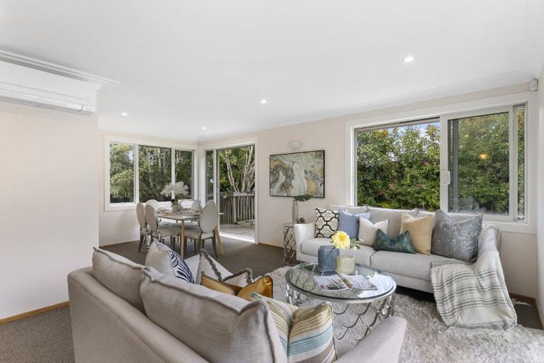 Photo of property in 41 Woodstock Road, Forrest Hill, Auckland, 0620