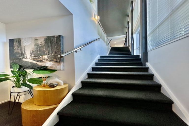 Photo of property in 16 Southworth Place, Grandview Heights, Hamilton, 3200