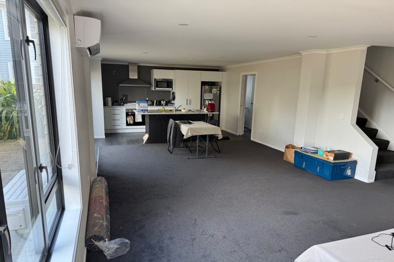 Photo of property in 91c Whites Line East, Waiwhetu, Lower Hutt, 5010