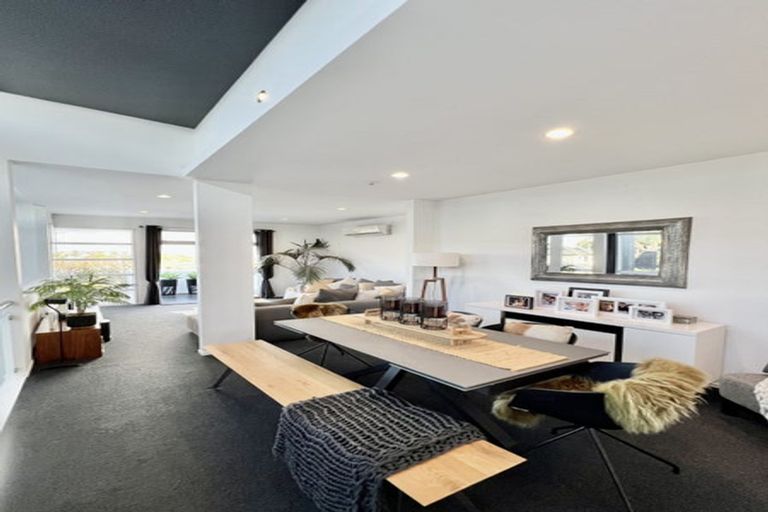 Photo of property in 16 Southworth Place, Grandview Heights, Hamilton, 3200