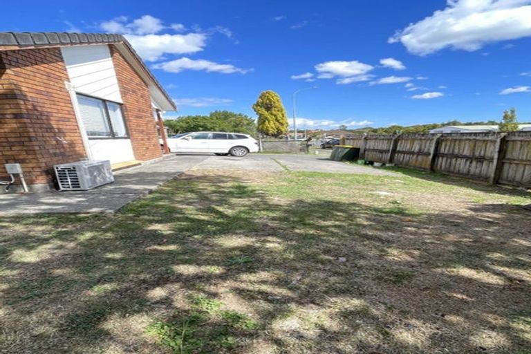 Photo of property in 58 Aviemore Drive, Highland Park, Auckland, 2010