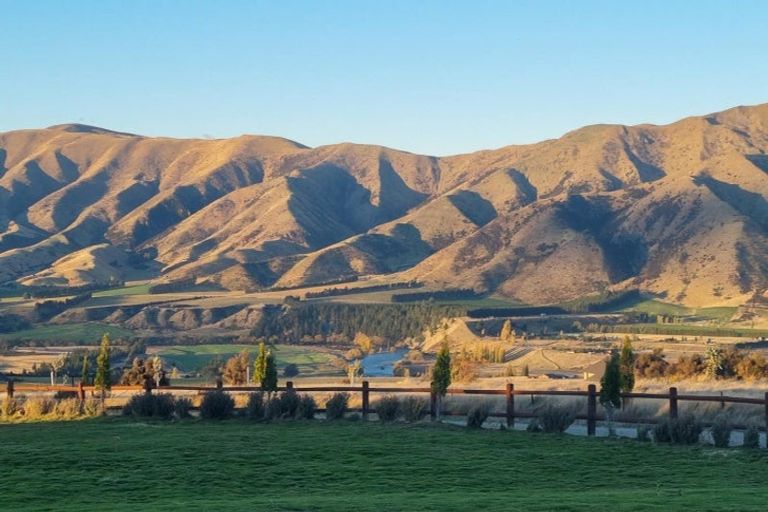 Photo of property in 2 Miharo Lane, Queensberry, Cromwell, 9383