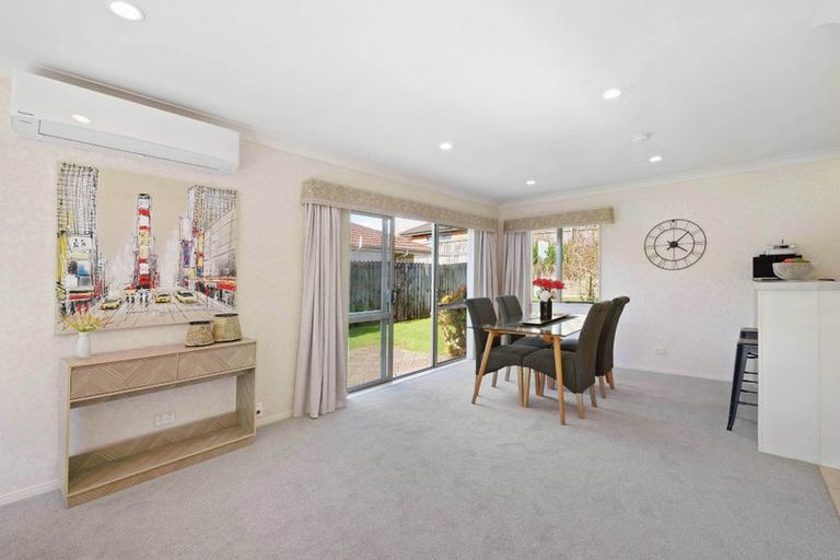 Photo of property in 74 Hillwell Drive, Henderson, Auckland, 0612