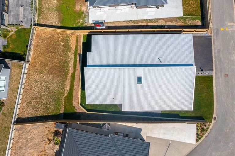 Photo of property in 20 Rotorua Grove, Aotea, Porirua, 5024