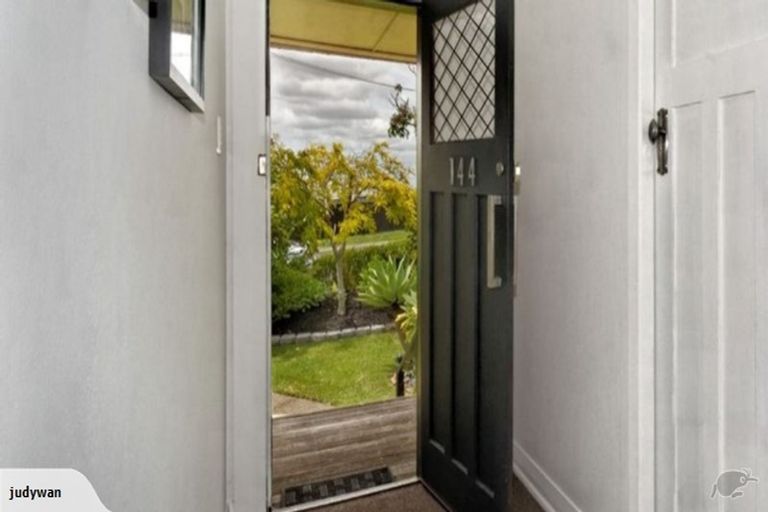 Photo of property in 144 Glengarry Road, Glen Eden, Auckland, 0602