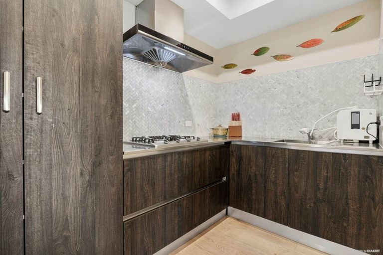 Photo of property in 492 Beach Road, Murrays Bay, Auckland, 0630