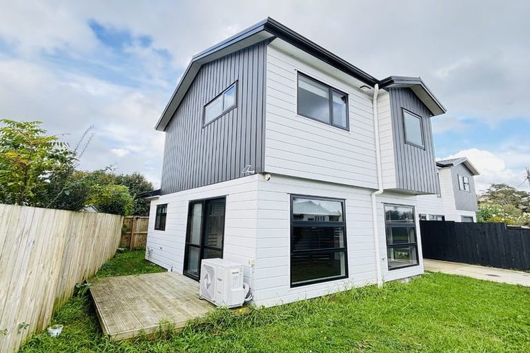 Photo of property in 1/2 Smiths Avenue, Papakura, 2110