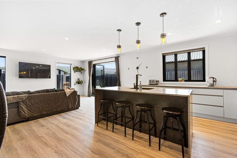 Photo of property in 22 Smitham Drive, Cromwell, 9310