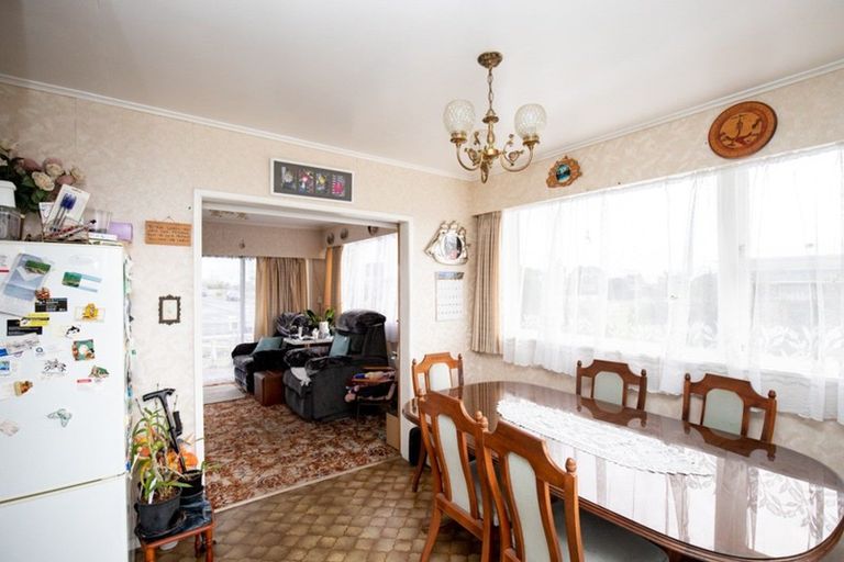 Photo of property in 16 Paul Drive, Ngatea, 3503