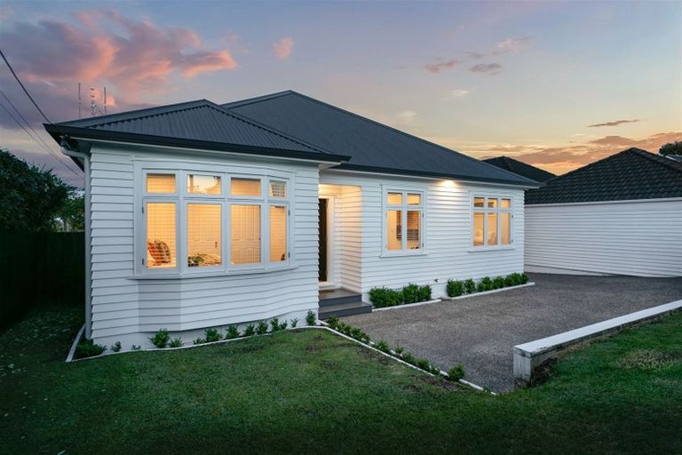 Photo of property in 121 Hinemoa Street, Birkenhead, Auckland, 0626