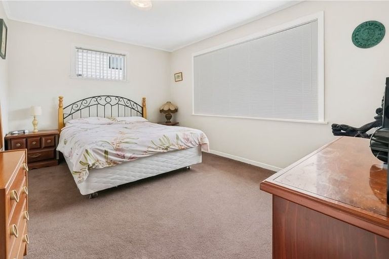 Photo of property in 2 Burlington Place, Manurewa, Auckland, 2102