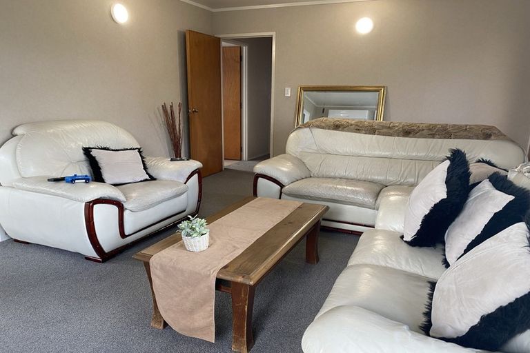 Photo of property in 1 Metcalfe Road, Henderson, Auckland, 0610