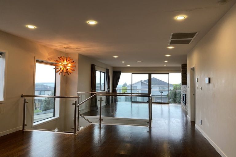 Photo of property in 70 Headland Drive, Long Bay, Auckland, 0630